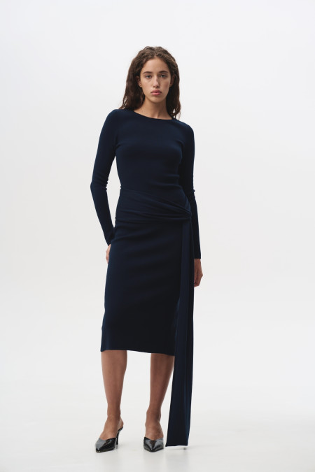 Платье с поясом на завязке из вискозы темно-синяя Платье с поясом на завязке из вискозы темно-синяя