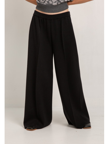 Широкие брюки со стрелкой чёрные