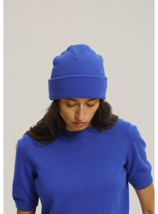 Двухслойная шапка из мягкой шерсти ягнят синяя