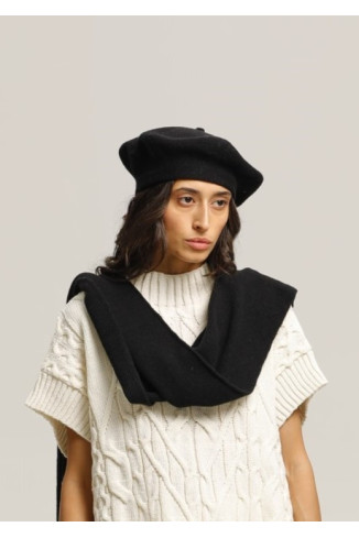 Трикотажний берет чорний