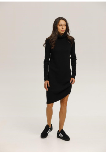 Сукня з високою горловиною чорна