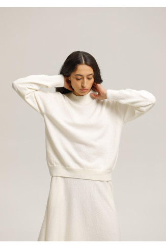 Джемпер из шерсти ягнят свободного силуэта молочный