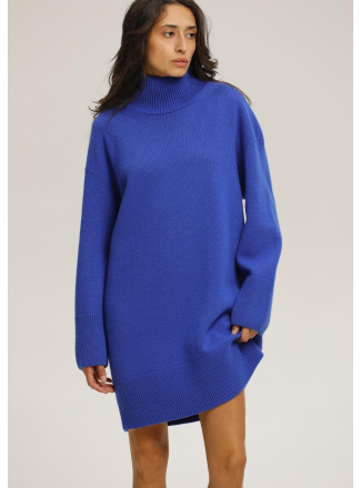 Об'ємна сукня-светр синя