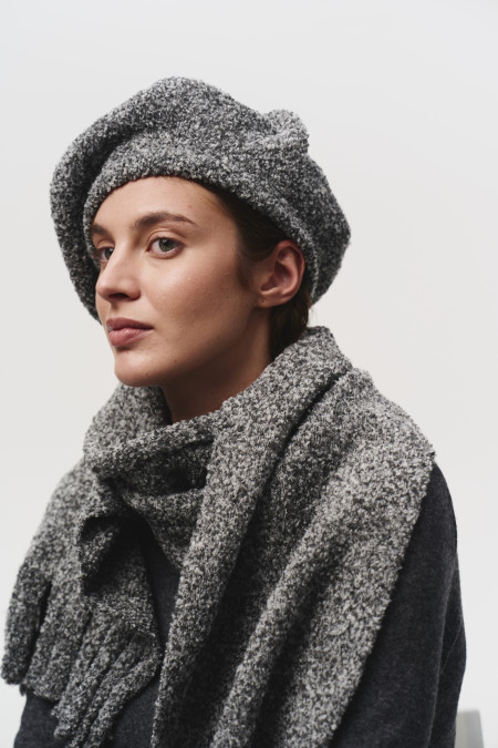 Трикотажний берет чорно-білий