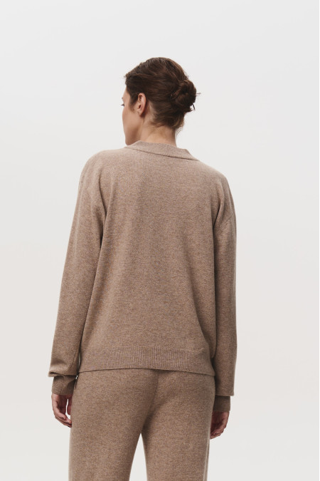 Джемпер из шерсти ягнят свободного силуэта темно-бежевый