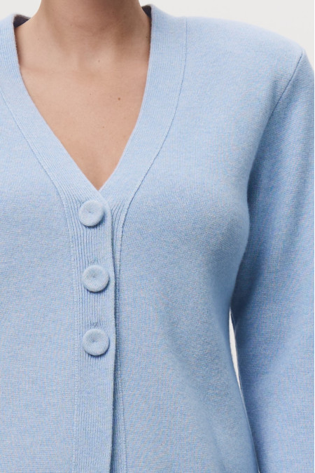 Приталенный жакет с подплечниками голубой