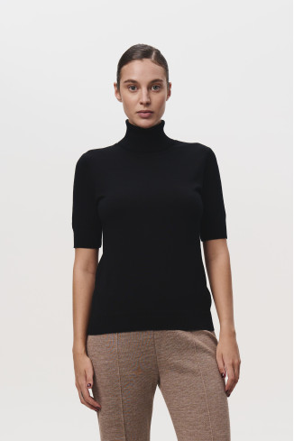 Гольф зі 100% вовни мериноса з коротким рукавом чорний