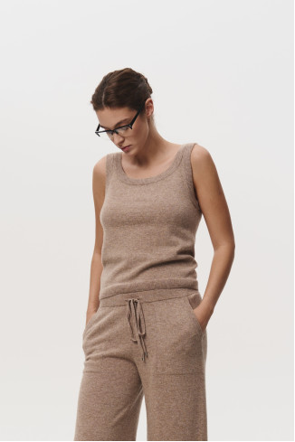 Basic Dark Beige Lambswool Top