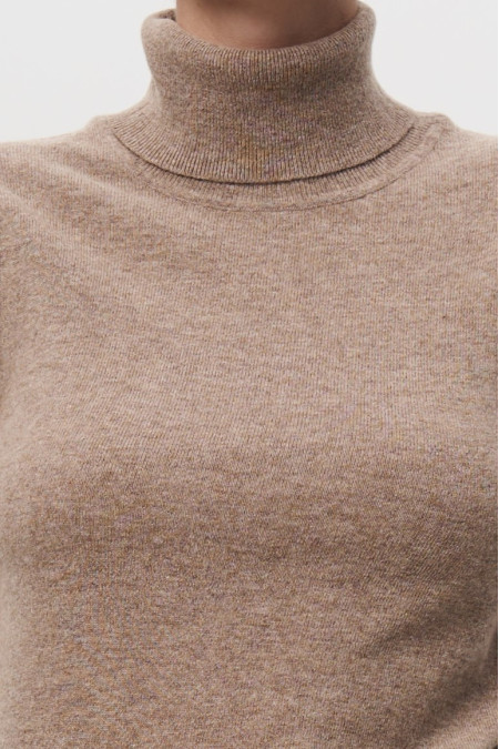 Базовий топ з високою горловиною темно-бежевий Базовий топ з високою горловиною темно-бежевий