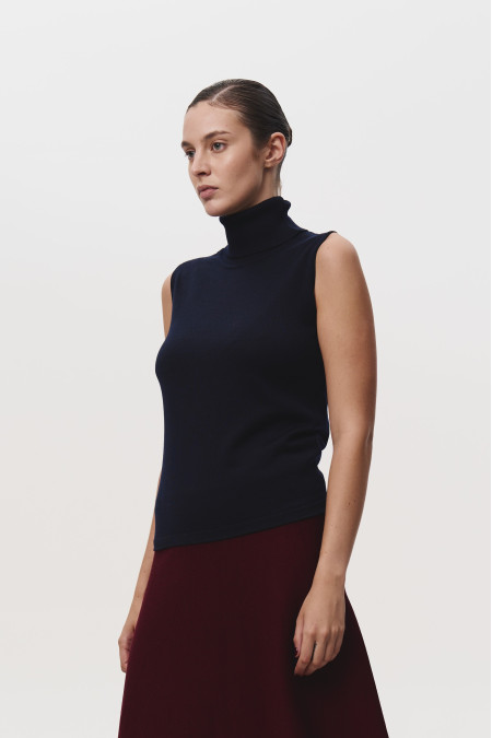 Топ з високою горловиною зі 100% вовни мериноса темно-синій Топ з високою горловиною зі 100% вовни мериноса темно-синій