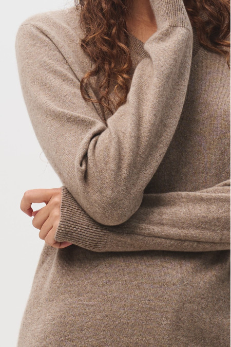 Beige 100% Cashmere V-neck Jumper