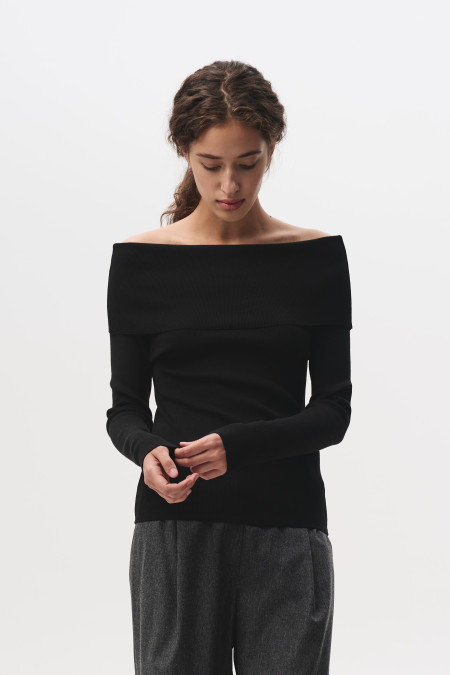 Джемпер з відкритими плечима чорний