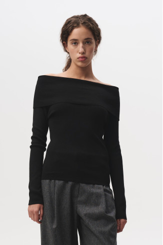 Джемпер з відкритими плечима чорний