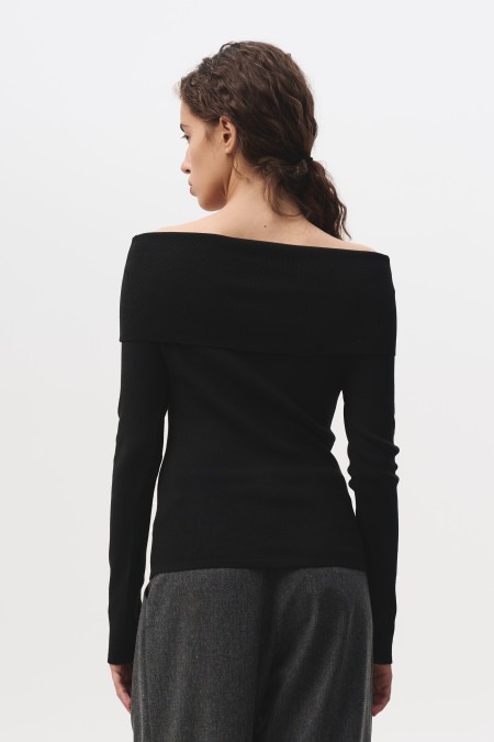 Джемпер з відкритими плечима чорний