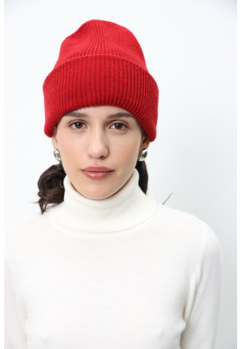 Шапка з відворотом з м'якої вовни ягнят темно-червона