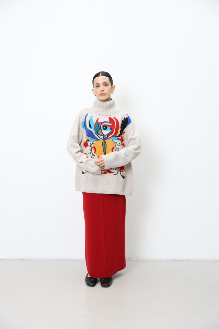 Объёмный свитер «Цветок-Редиска» бежевый