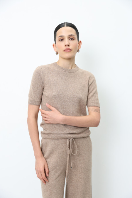 Джемпер из шерсти ягнят с коротким рукавом темно-бежевый