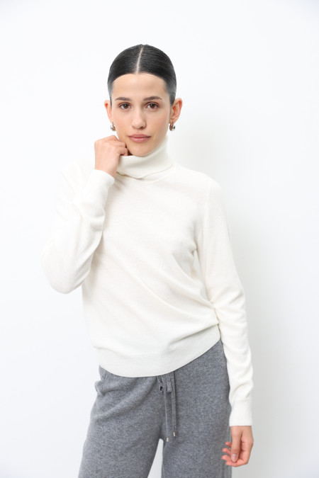 Basic Off-White Lambswool Turtleneck Basic Off-White Lambswool Turtleneck