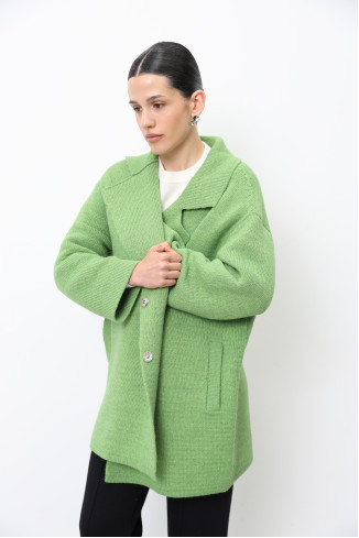 Трикотажное двухбортное полупальто зеленое