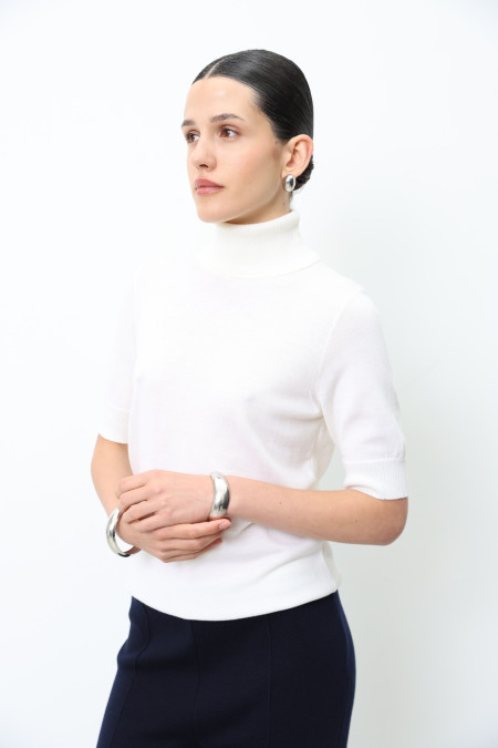 Off-White 100% Merino Wool Short-Sleeved Turtleneck