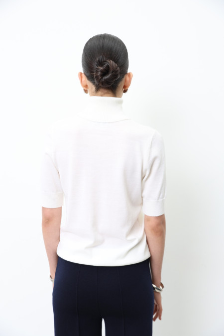 Off-White 100% Merino Wool Short-Sleeved Turtleneck