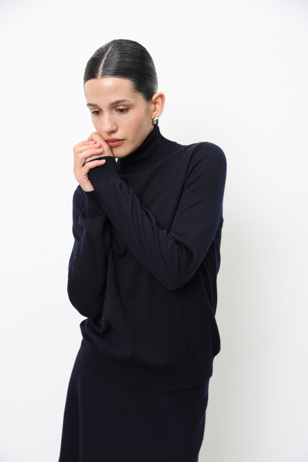 Гольф из 100% шерсти мериноса темно-синий