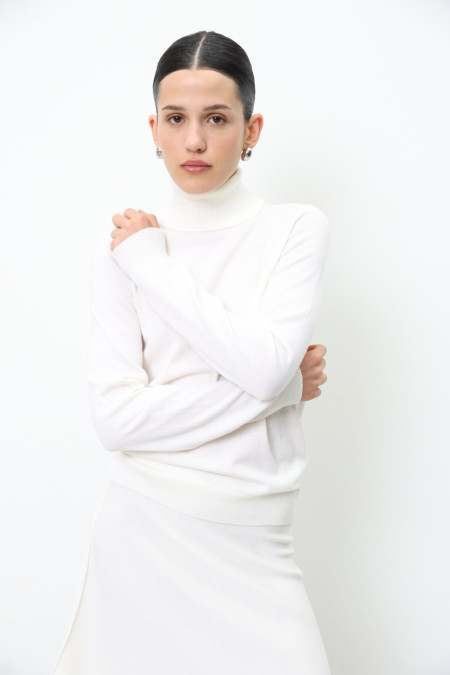 Гольф зі 100% вовни мериноса молочний Гольф зі 100% вовни мериноса молочний