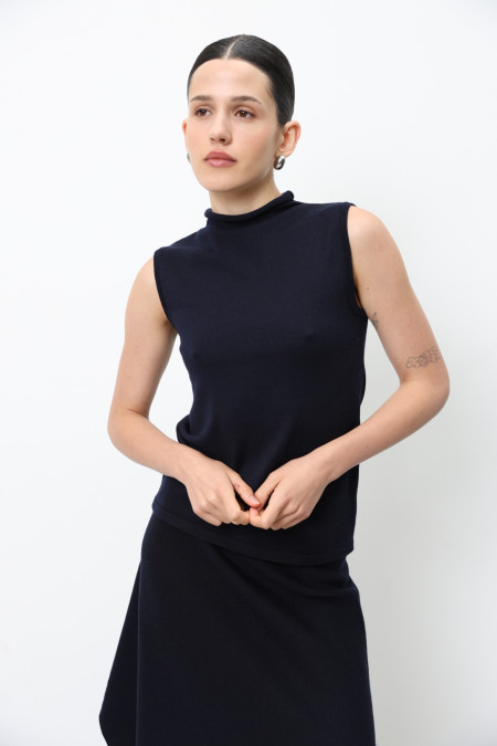 Топ із коміром-стійкою зі 100% вовни мериноса темно-синій