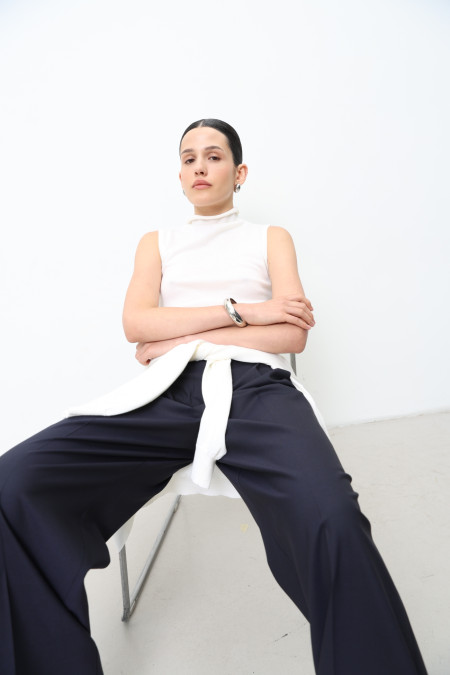 Широкі брюки з защипами темно-сині