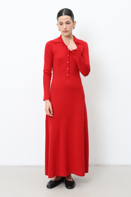 Длинное платье из 100% шерсти мериноса с воротником красное