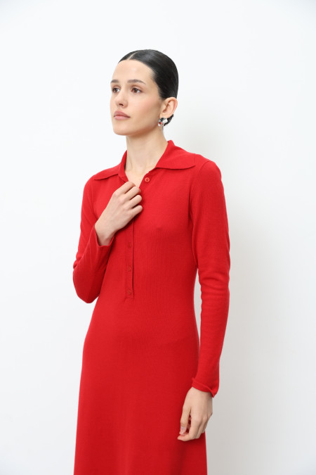 Длинное платье из 100% шерсти мериноса с воротником красное