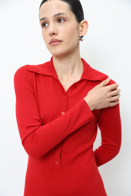 Длинное платье из 100% шерсти мериноса с воротником красное