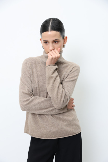 Beige 100% Cashmere Turtleneck