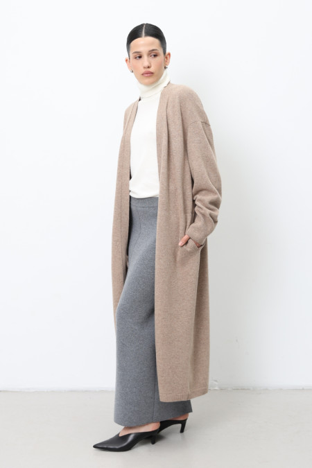 Длинный кардиган из шерсти ягнят темно-бежевый