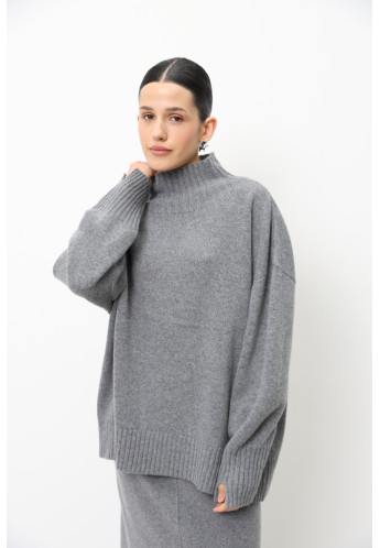 Об’ємний джемпер із коміром-стійкою з вовни ягнят сірий