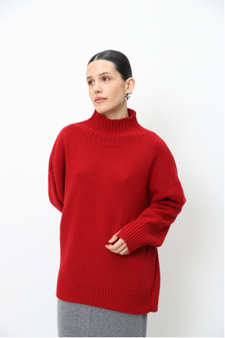 Объемный джемпер с воротником-стойкой из шерсти ягнят темно-красный