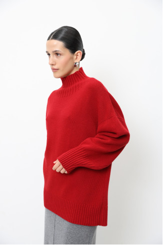 Объемный джемпер с воротником-стойкой из шерсти ягнят темно-красный