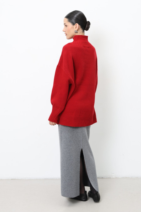 Об’ємний джемпер із коміром-стійкою з вовни ягнят темно-червоний Об’ємний джемпер із коміром-стійкою з вовни ягнят темно-червоний