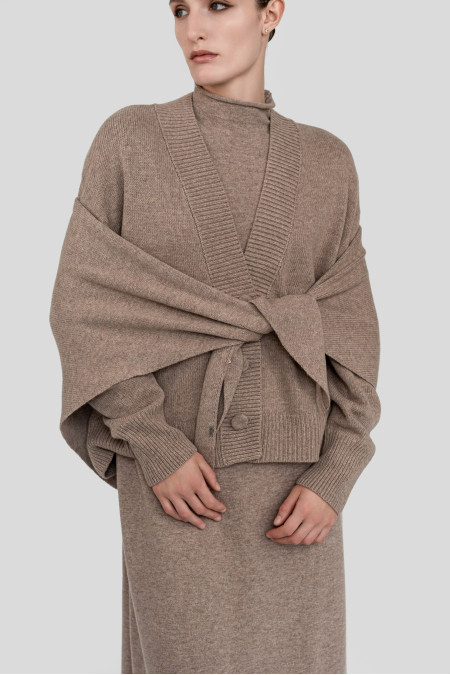 Soft Lambswool Beige Chunky-knit Triangular Shawl