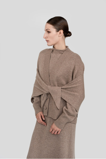 Soft Lambswool Beige Chunky-knit Triangular Shawl