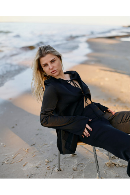 Блуза з шовковистої тканини чорна