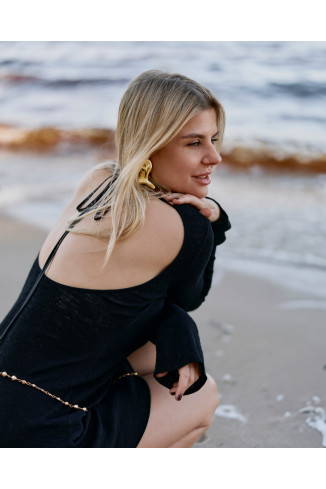 Мини платье с вырезом на спине черное