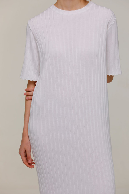 Прямое миди-платье белое