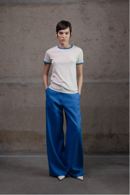 Базовий джемпер з контрастною облямівкою молочно-темно-блакитний