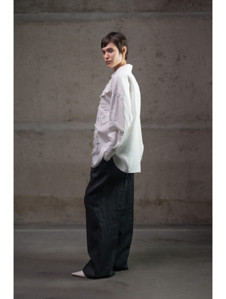 Лляна сорочка oversize з аплікацією біла