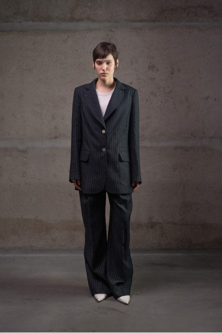 Лляний піджак на підкладці з віскози чорний смугастий Лляний піджак на підкладці з віскози чорний смугастий