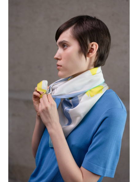 Велика шовкова хустка з принтом "Пірʼя"