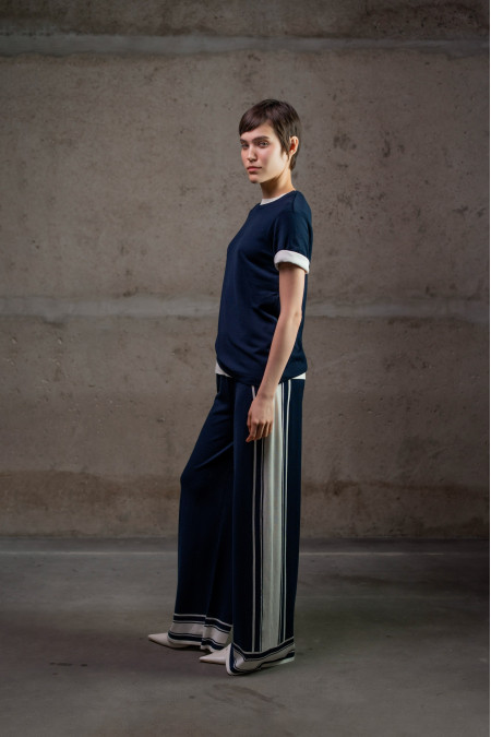 Базовий джемпер на короткий рукав темно-синій