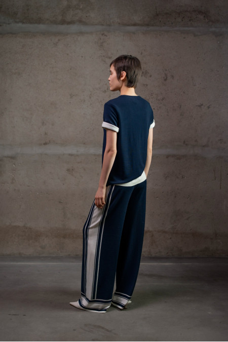 Базовий джемпер на короткий рукав темно-синій