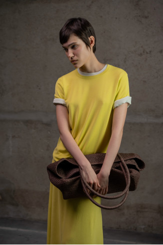 Базовый джемпер на короткий рукав лимонный